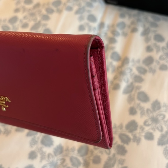 Prada Saffiano Megal Oro Wallet - Picture 9 of 9